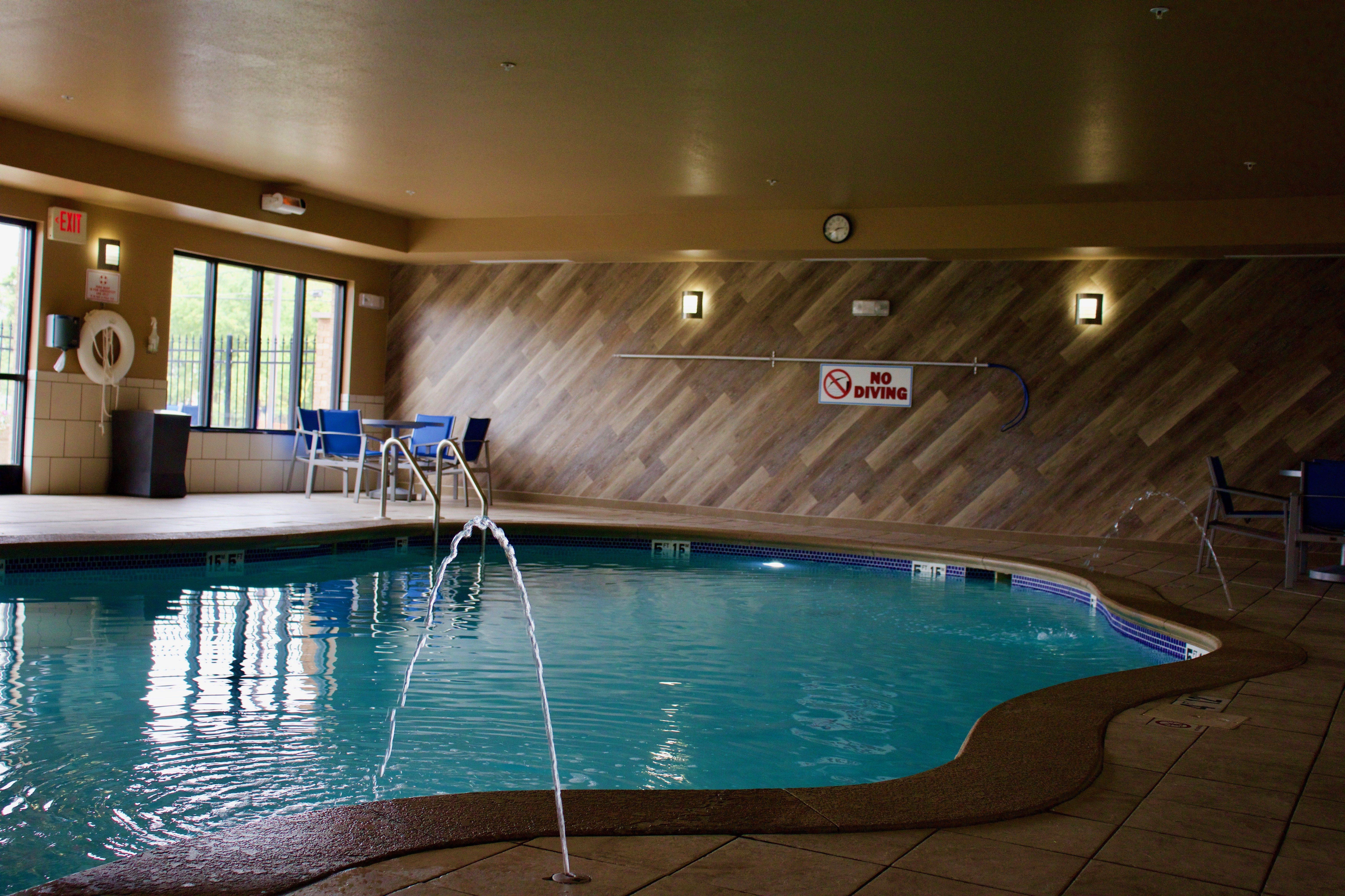 Holiday Inn Express Hotel & Suites Crawfordsville By Ihg Екстериор снимка