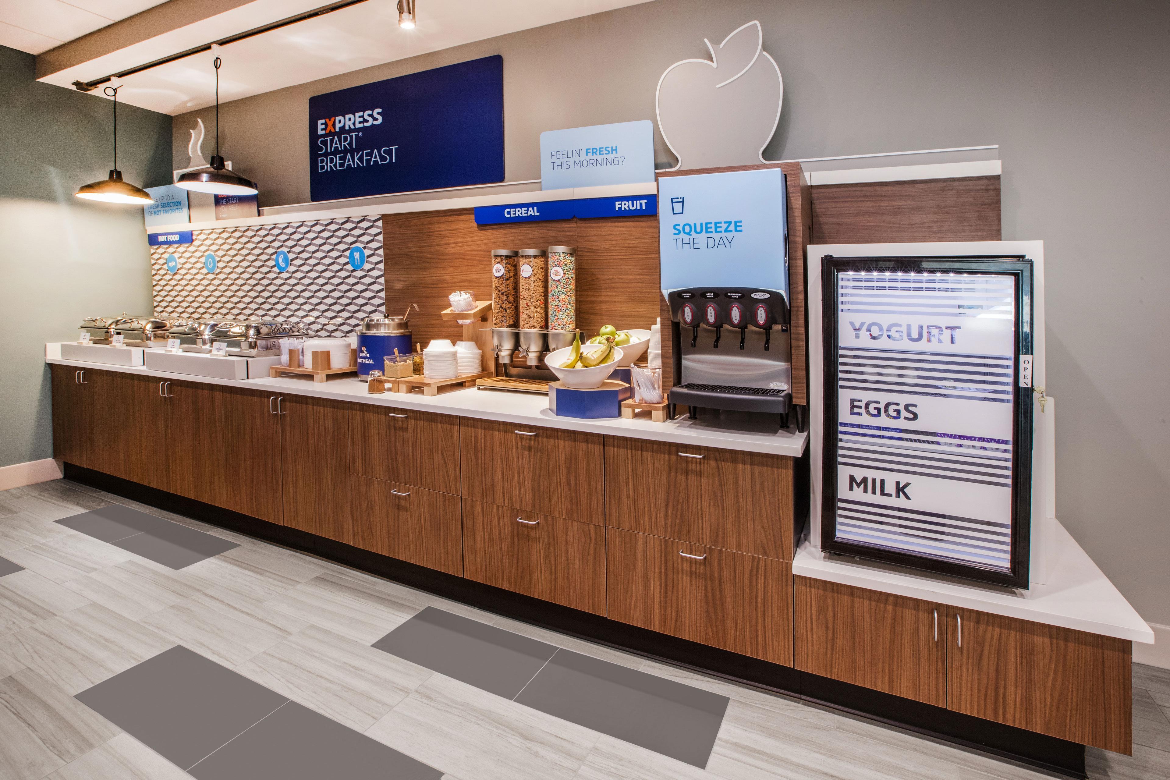 Holiday Inn Express Hotel & Suites Crawfordsville By Ihg Екстериор снимка
