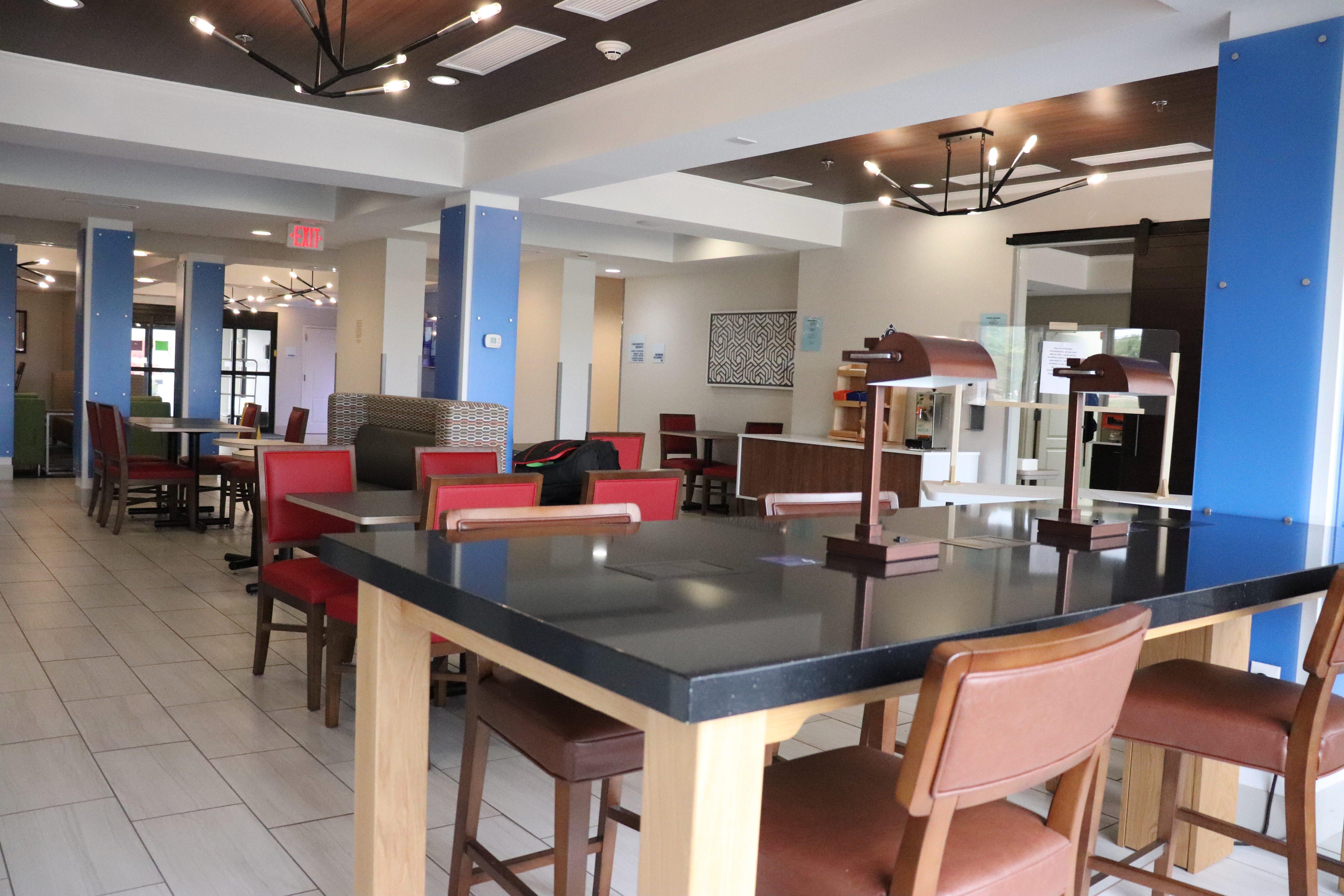 Holiday Inn Express Hotel & Suites Crawfordsville By Ihg Екстериор снимка
