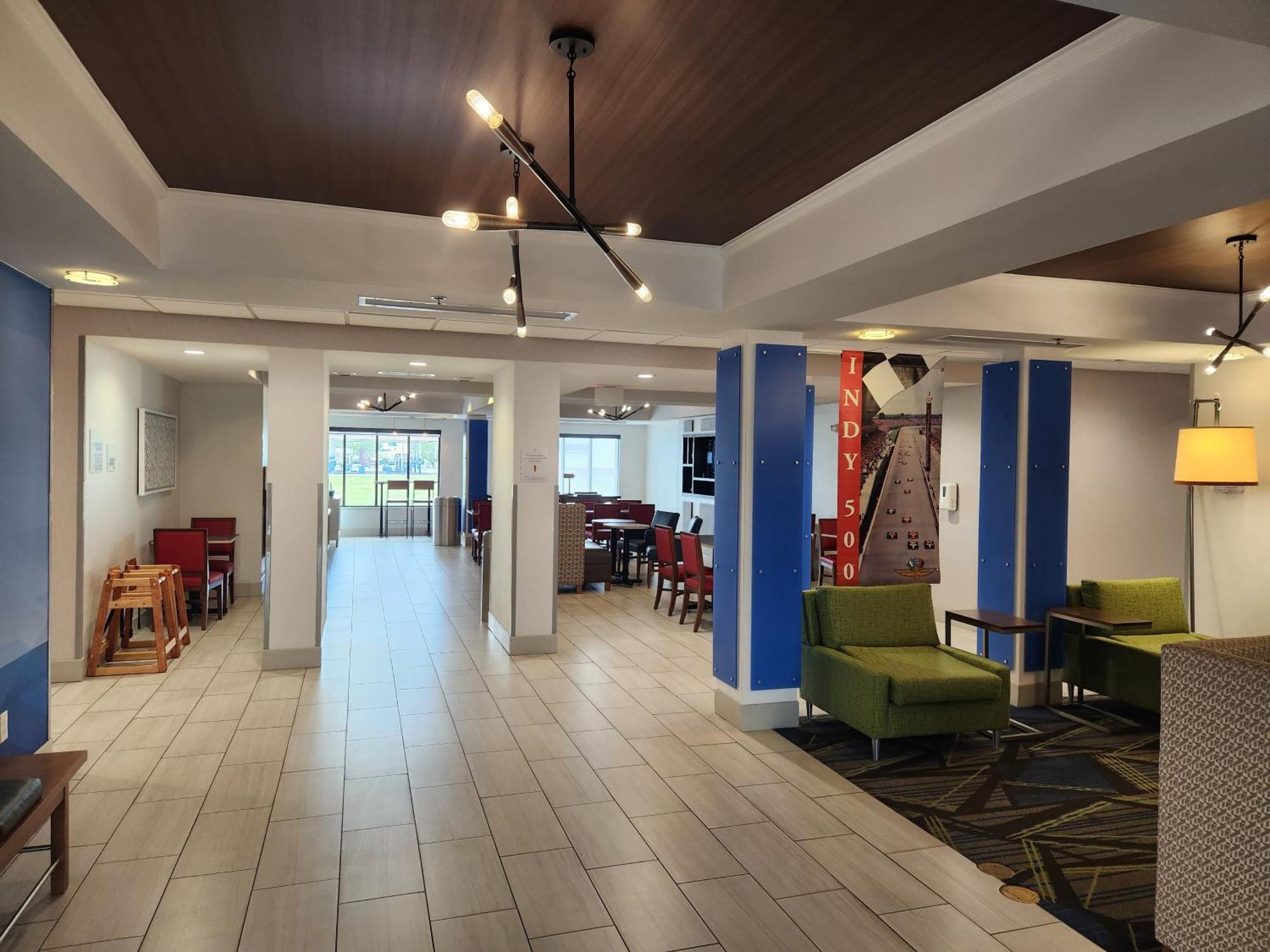 Holiday Inn Express Hotel & Suites Crawfordsville By Ihg Екстериор снимка