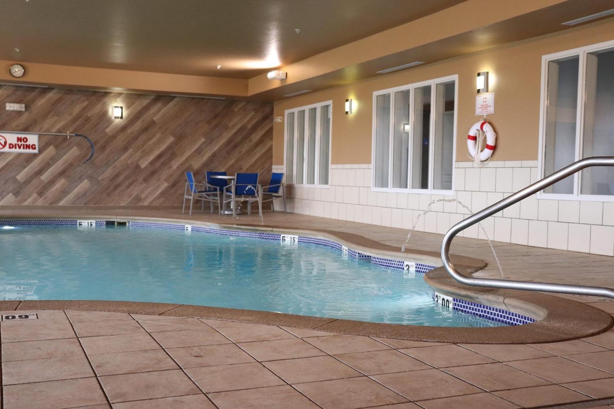 Holiday Inn Express Hotel & Suites Crawfordsville By Ihg Екстериор снимка